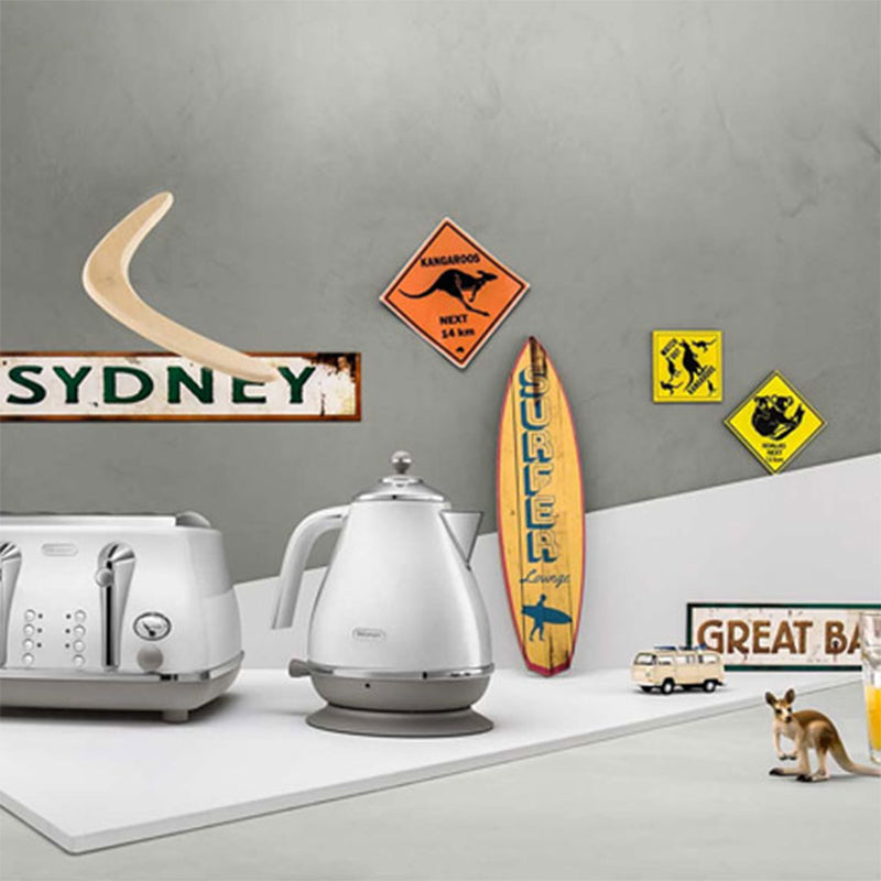 DeLonghi 1.7 Litre Icona Capitals Kettle - Sydney White