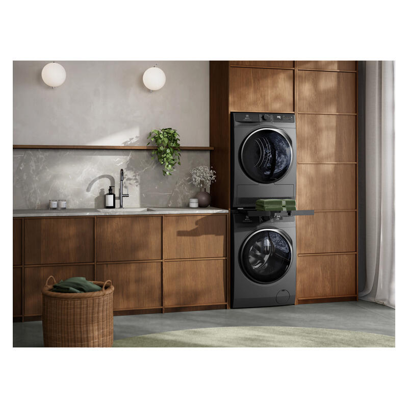 Electrolux 9kg Front Load Washing Machine - Dark Onyx (UltimateCare 700)