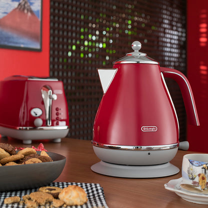 DeLonghi 1.7 Litre Icona Capitals Kettle - Tokyo Red
